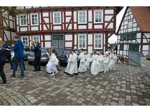 Feier der 1. Heiligen Kommunion in Sankt Crescentius (Foto: Karl-Franz Thiede)